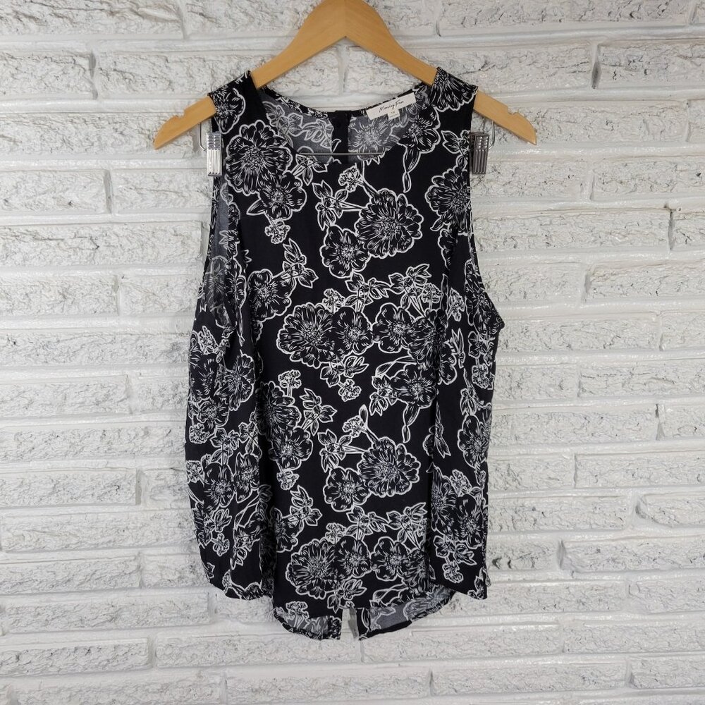 Monday Fun Women's 1X Black White Floral Sleeveless Swing Top Split Back FLO315E